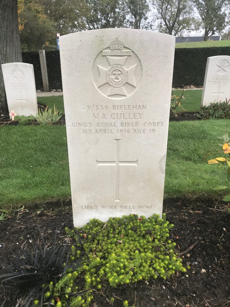Gravestone of a young rifleman